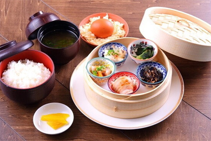 朝食